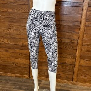 Stylish Monochrome Cropped Pants